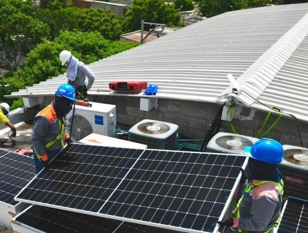 Colombia Solar reduce el costo de la energía para cientos de familias en Barranquilla