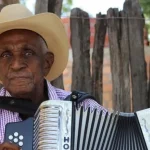 Preocupa la salud del maestro Nafer Durán: fue trasladado a la Unidad de Cuidados Intensivos